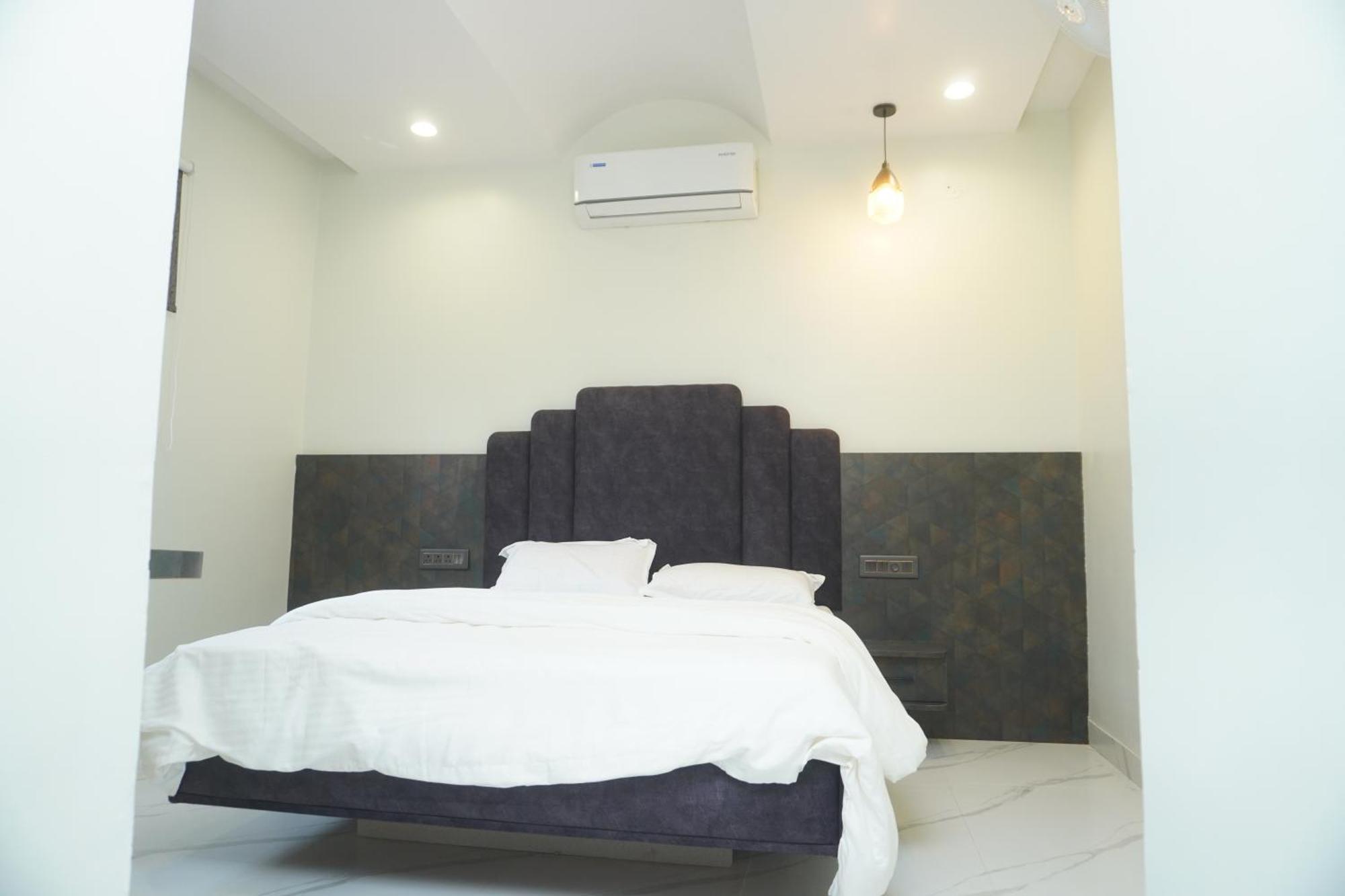 Pj Grand Hotel Vizianagaram Exterior photo