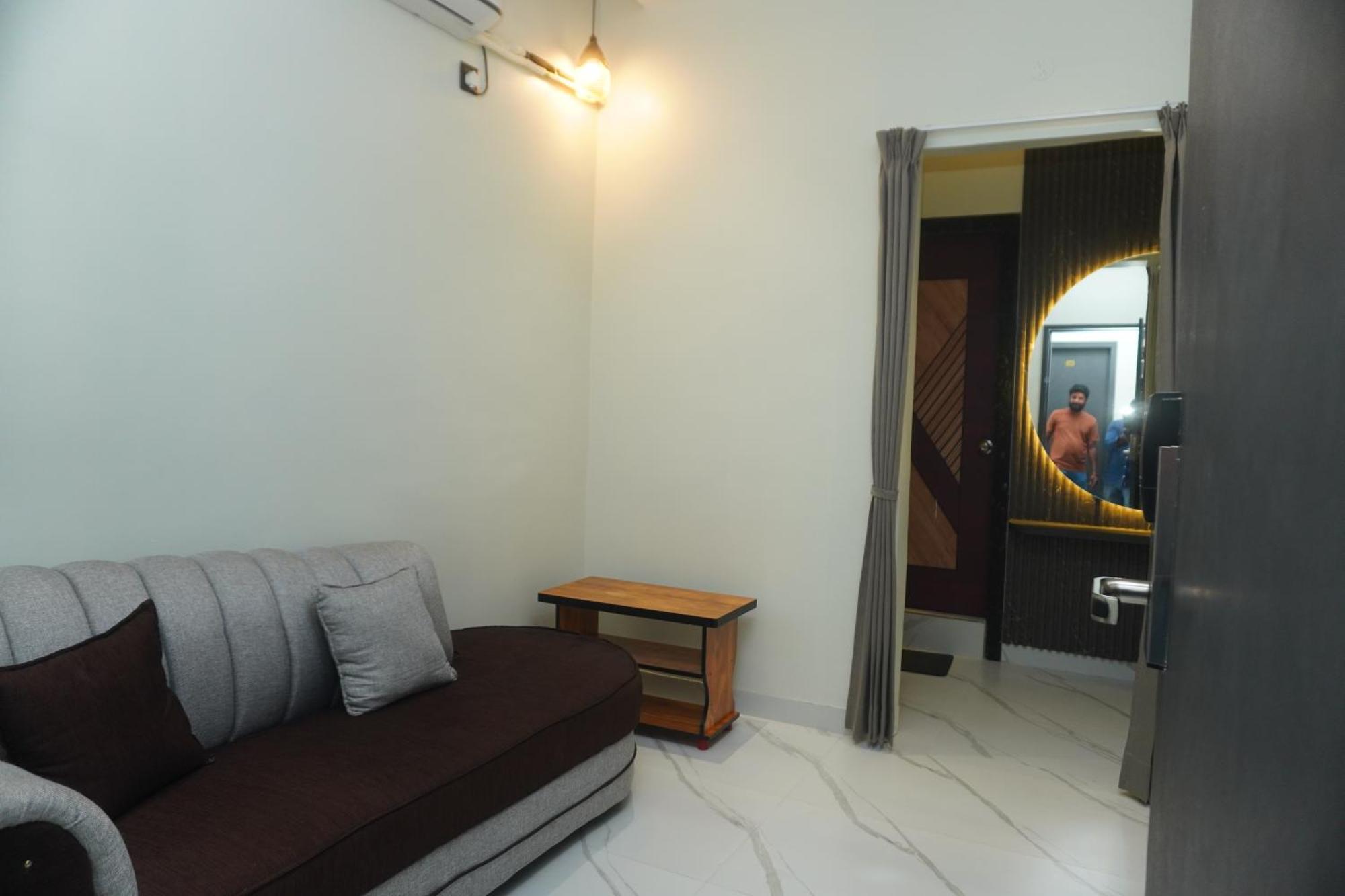 Pj Grand Hotel Vizianagaram Exterior photo