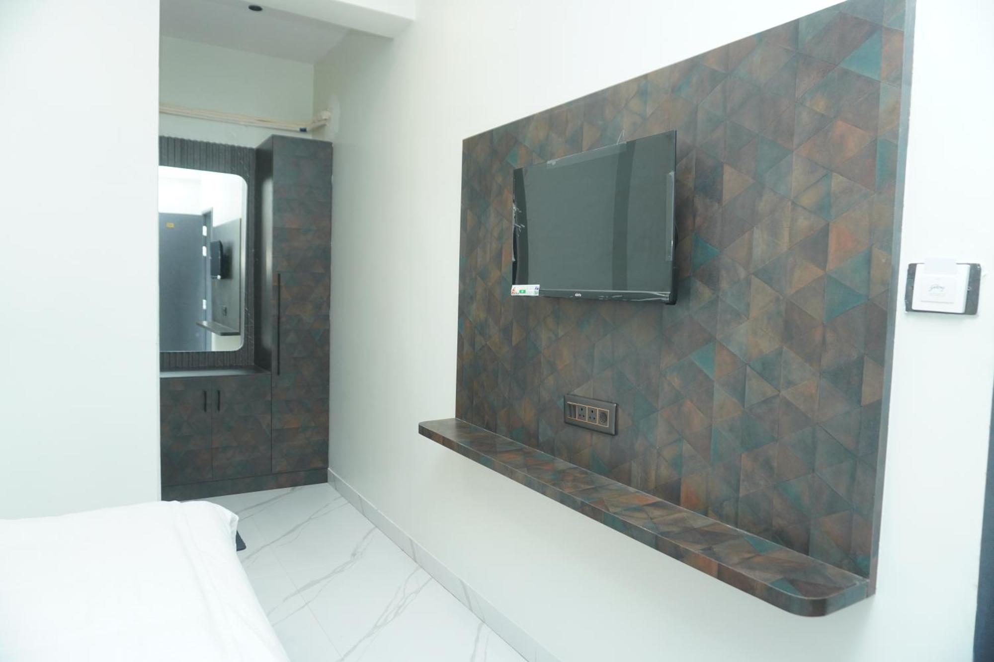 Pj Grand Hotel Vizianagaram Exterior photo