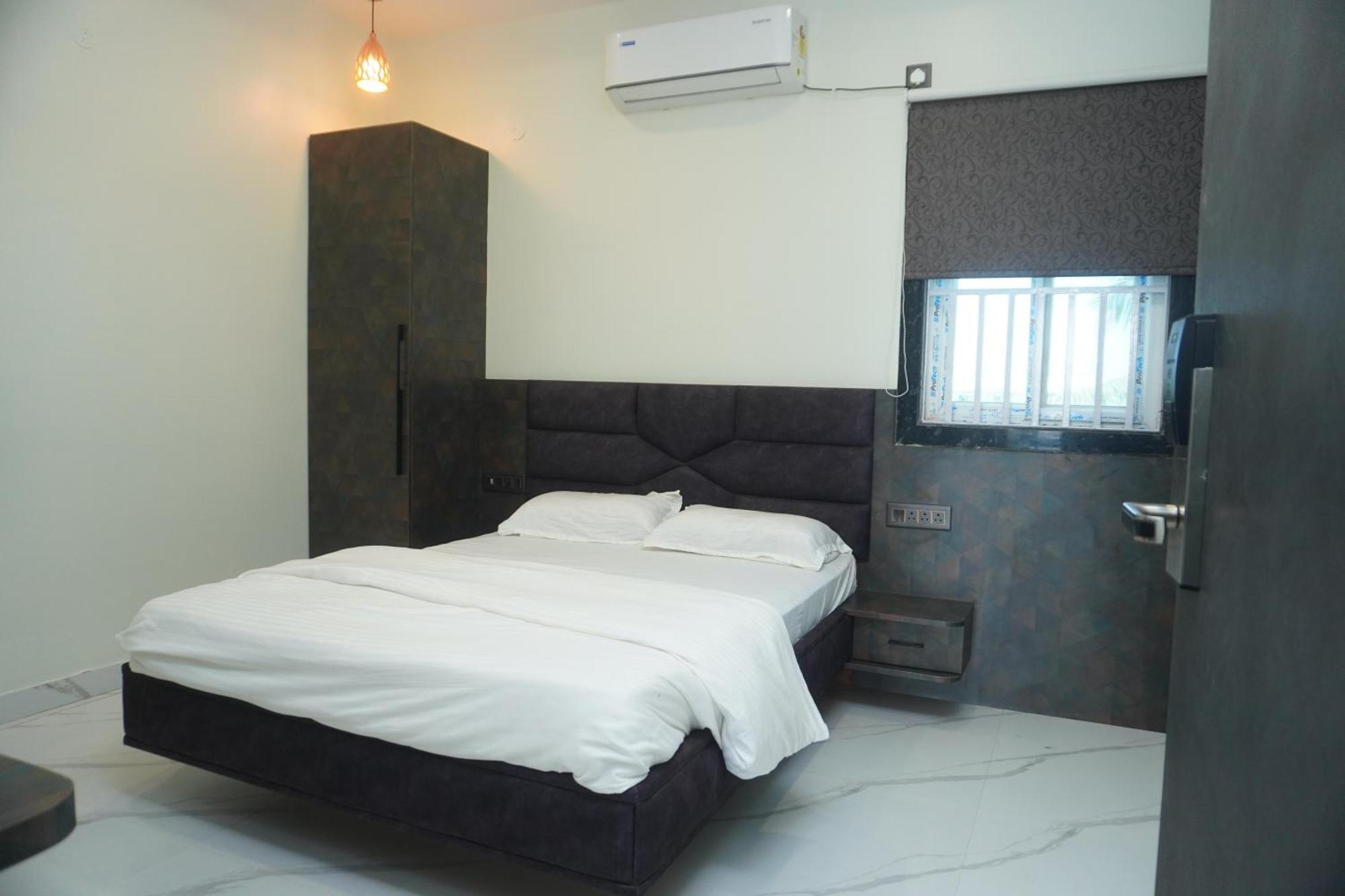 Pj Grand Hotel Vizianagaram Exterior photo